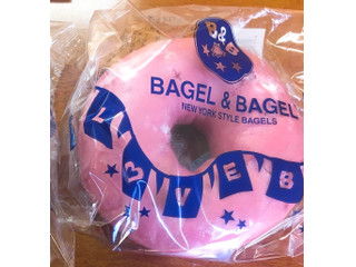 「BAGEL＆BAGEL ラズベリーホワイトチョコ」のクチコミ画像 by らいむぎさん