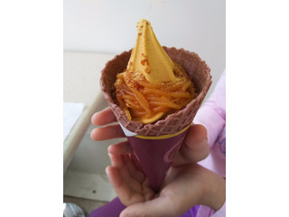 「ミニストップ プレミアム安納芋ソフト」のクチコミ画像 by 小梅ママさん