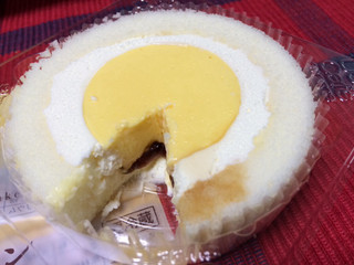 「ローソン プレミアムきよら卵のプリンロールケーキ」のクチコミ画像 by Ryo----Nさん