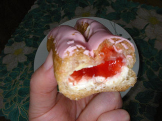 「モンテール 小さな洋菓子店 苺ショートケーキのエクレア 袋1個」のクチコミ画像 by あんroseさん