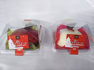 「ローソン Uchi Cafe’ SWEETS 赤いクリスマスケーキ ベリームース＆ガナッシュ」のクチコミ画像 by いちごみるうさん