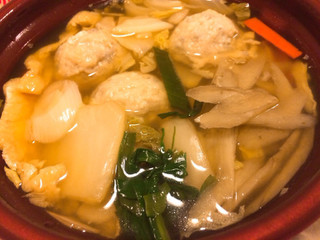 「セブン-イレブン 1日に必要とされる野菜1／2が摂れる鶏団子鍋」のクチコミ画像 by 野良猫876さん