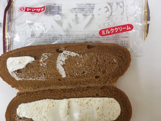 「ヤマザキ コッペパン黒糖 ミルククリーム 袋1個」のクチコミ画像 by レビュアーさん
