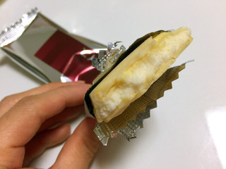 「森永製菓 板チョコアイス トリプルホワイト 箱72ml」のクチコミ画像 by gggさん