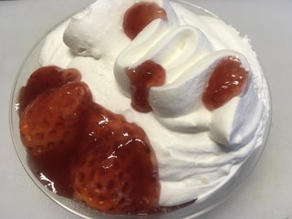 「ドンレミー ごちそう果実 苺ショートケーキ」のクチコミ画像 by たかはっさんさん