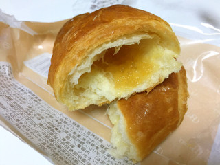 「ローソン 塩バターパン はちみつレモン」のクチコミ画像 by gggさん