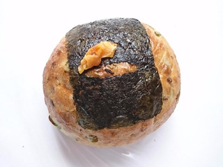 「BOULANGERIE KEN まるごと味玉チーズ海苔ベーグル 1個」のクチコミ画像 by いちごみるうさん
