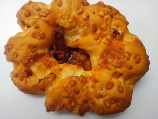 「ヤマザキ おいしい菓子パン ベーコンチーズフランス 袋1個」のクチコミ画像 by レビュアーさん