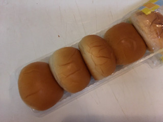 「ヤマザキ 薄皮 レアチーズクリームパン 袋5個」のクチコミ画像 by mnhsママさん