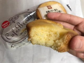 「ミニストップ MINISTOP CAFE 発酵バター香るバターケーキタルト2個入」のクチコミ画像 by いちごたるとさん