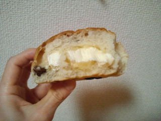「ヤマザキ しっとりレーズンパン シュガークリーム 袋1個」のクチコミ画像 by やっぺさん