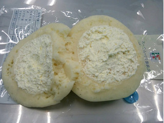 「セブンプレミアム 北海道クリームチーズパンケーキ 袋2個」のクチコミ画像 by ふじつぼだんきさん