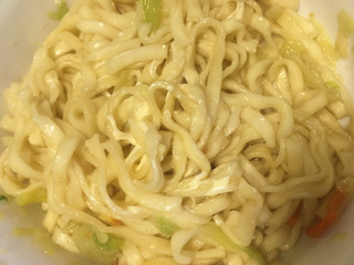 「日清のどん兵衛 旨塩だれ焼うどん ゆず胡椒仕立て カップ107g」のクチコミ画像 by たかはっさんさん