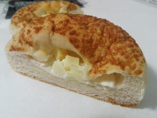 「Pasco 国産小麦の白いチーズパン 袋1個」のクチコミ画像 by はるるそらさん