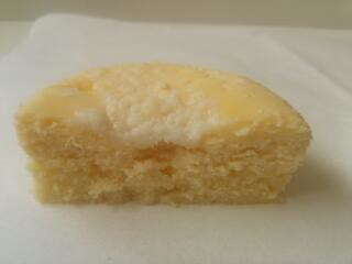 「ローソン Uchi Cafe’ SWEETS 信州産りんごのチーズケーキ」のクチコミ画像 by はるるそらさん