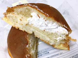 「セブンプレミアム ホイップクリームブールパン 袋1個」のクチコミ画像 by gggさん