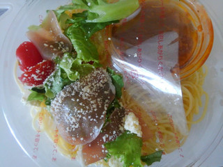 「セブン-イレブン 生ハムの冷製トマトソースパスタ」のクチコミ画像 by レビュアーさん