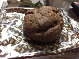 「ローソン Uchi Cafe’ SWEETS チョコレートシュークリーム」のクチコミ画像 by RiNaさん