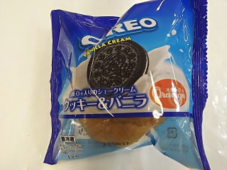 「オランジェ OREO入りのシュークリーム クッキー＆バニラ 袋1個」のクチコミ画像 by いちごみるうさん
