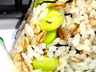 「ファミリーマート スーパー大麦 枝豆とひじき」のクチコミ画像 by Kutz-Changさん