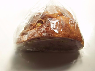 「R Baker ごっろごろのおさつパン」のクチコミ画像 by いちごみるうさん