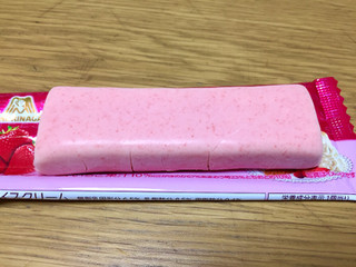 「森永製菓 苺のチーズスティック 袋63ml」のクチコミ画像 by ちいぼうさん
