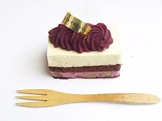 「FLO 紫いもとリンゴのケーキ」のクチコミ画像 by いちごみるうさん