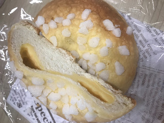 「ファミリーマート カスタードメロンパン」のクチコミ画像 by SweetSilさん
