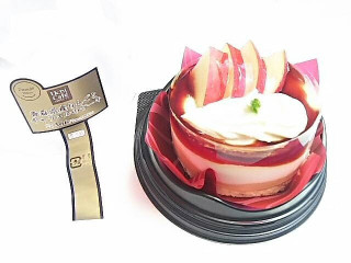 「ローソン Uchi Cafe’ SWEET 青森県産りんごとキャラメルのケーキ」のクチコミ画像 by いちごみるうさん