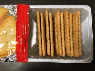「日清製菓 バターココナツサンドチョコレート 箱12個」のクチコミ画像 by aiponさん