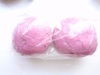 「ブーランジェリーアツシ 紫芋ロール」のクチコミ画像 by いちごみるうさん
