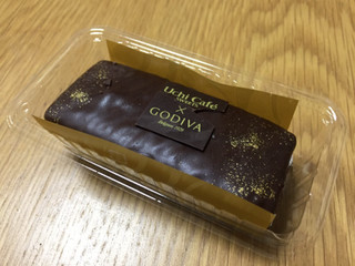 「ローソン Uchi Cafe’ SWEETS×GODIVA ショコラクッキーサンド」のクチコミ画像 by ちいぼうさん