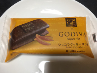 「ローソン Uchi Cafe’ SWEETS×GODIVA ショコラクッキーサンド」のクチコミ画像 by momo18さん