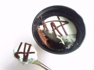 「セブン-イレブン とろ生食感チョコミントショコラ」のクチコミ画像 by いちごみるうさん