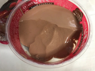 「グリコ Bigプッチンプチン ミルクチョコ＆苺ソース カップ155g」のクチコミ画像 by いちごたるとさん