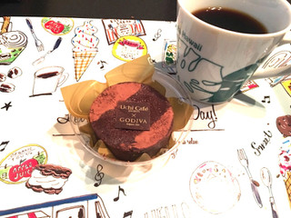 「ローソン Uchi Cafe’ SWEETS×GODIVA 濃厚ショコラケーキ」のクチコミ画像 by かりあんぬさん