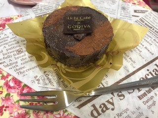 「ローソン Uchi Cafe’ SWEETS×GODIVA 濃厚ショコラケーキ」のクチコミ画像 by SweetSilさん