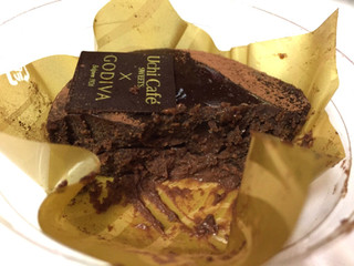 「ローソン Uchi Cafe’ SWEETS×GODIVA 濃厚ショコラケーキ」のクチコミ画像 by gggさん