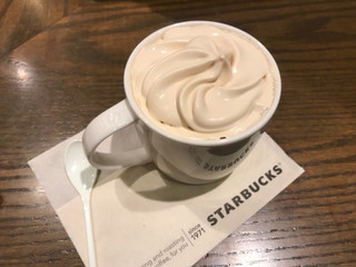 「スターバックス コーヒー ＆ クリーム ラテ HOT」のクチコミ画像 by やにゃさん