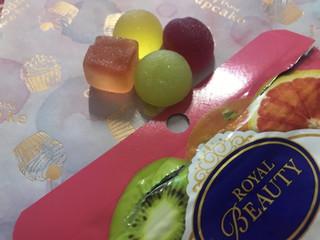 「三菱食品 ロイヤルビューティ 4種のキレイグミ 袋80g」のクチコミ画像 by SweetSilさん