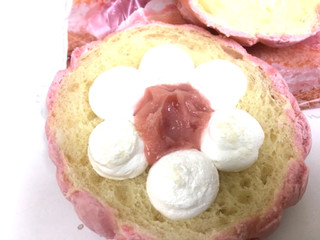 「ローソン いちごのメロンパン いちごクリーム＆ホイップ」のクチコミ画像 by レビュアーさん