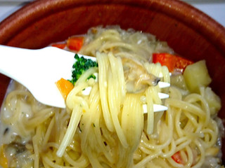 「セブン-イレブン スープで食べる！クラムチャウダーパスタ」のクチコミ画像 by Kutz-Changさん