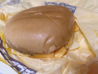 「マクドナルド チーズチーズダブルチーズバーガー」のクチコミ画像 by gggさん