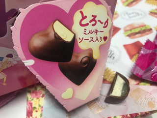 「不二家 生クリームinハートのミルキーチョコレート 箱46g」のクチコミ画像 by SweetSilさん