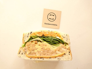 「Sandwich＆Co. 納豆オムレツと生姜焼きの定食サンド」のクチコミ画像 by いちごみるうさん