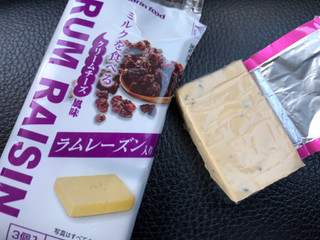 「マリンフード ミルクを食べるクリームチーズ風味 ラムレーズン入り 袋3個」のクチコミ画像 by あんめろんさん