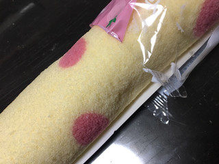 「ヤマザキ ロールちゃん 練乳いちご 袋1個」のクチコミ画像 by aiponさん