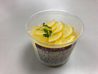 「ナチュラルローソン レモンの杏仁豆腐 璃の香レモントッピング」のクチコミ画像 by santaroさん