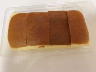 「ヤマザキ 切れてるカマンベールチーズケーキ 袋4枚」のクチコミ画像 by gggさん