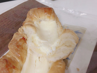 「ファミリーマート ファミマ・ベーカリー コク豊かな北海道クリームチーズのデニッシュ」のクチコミ画像 by gggさん